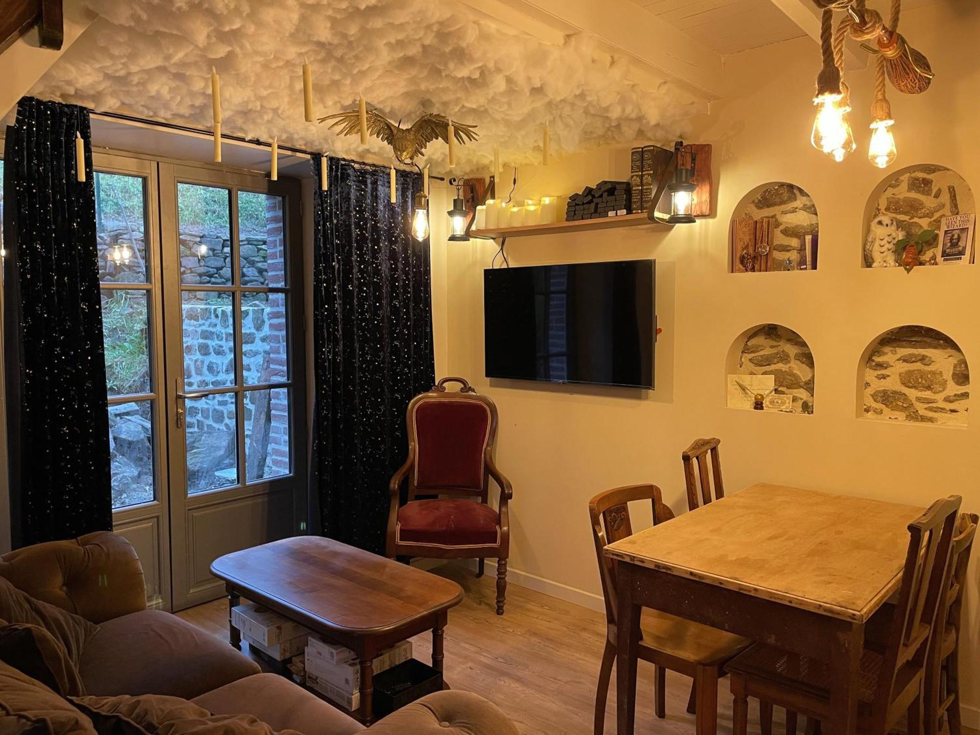 Impasse Des Mysteres - La Maison Des Sorciers Lehon/Dinan Exterior foto